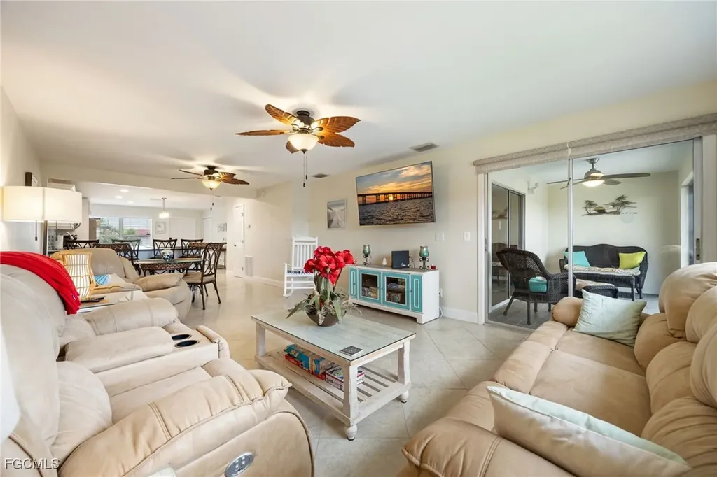 843 SE 46th Lane Cape Coral FL 33904