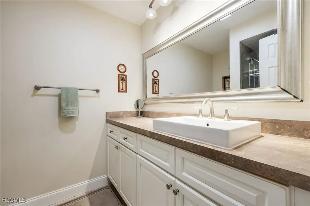 843 SE 46th Lane Cape Coral FL 33904
