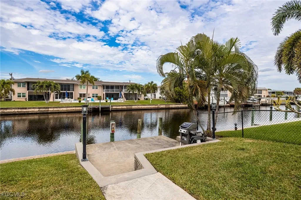 843 SE 46th Lane Cape Coral FL 33904