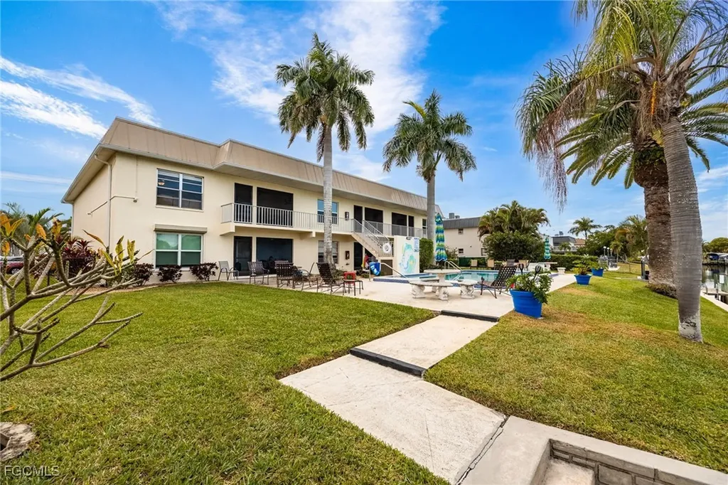 843 SE 46th Lane Cape Coral FL 33904