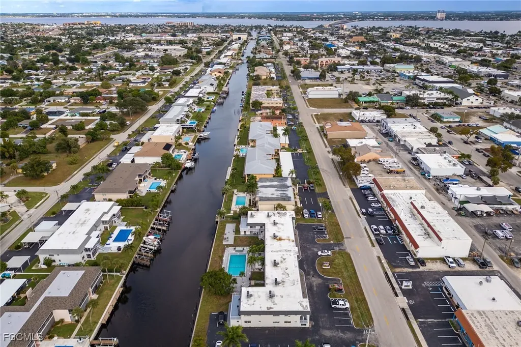 843 SE 46th Lane Cape Coral FL 33904