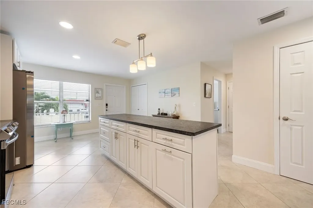 843 SE 46th Lane Cape Coral FL 33904