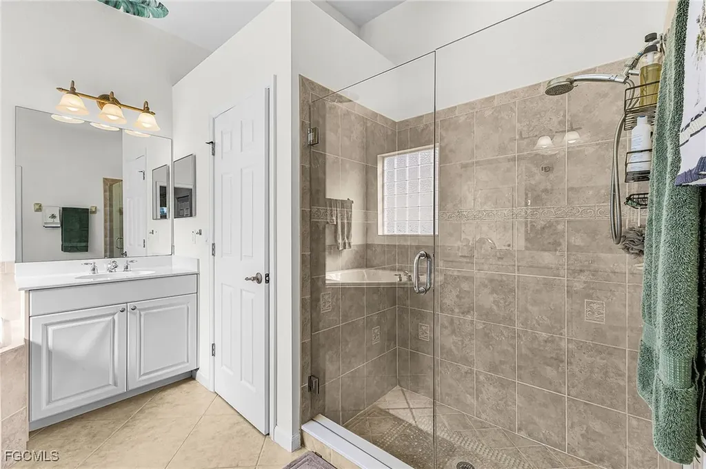 3900 Lakeview Isle Court Fort Myers FL 33905