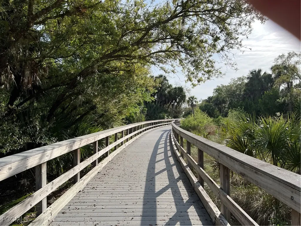 3900 Lakeview Isle Court Fort Myers FL 33905