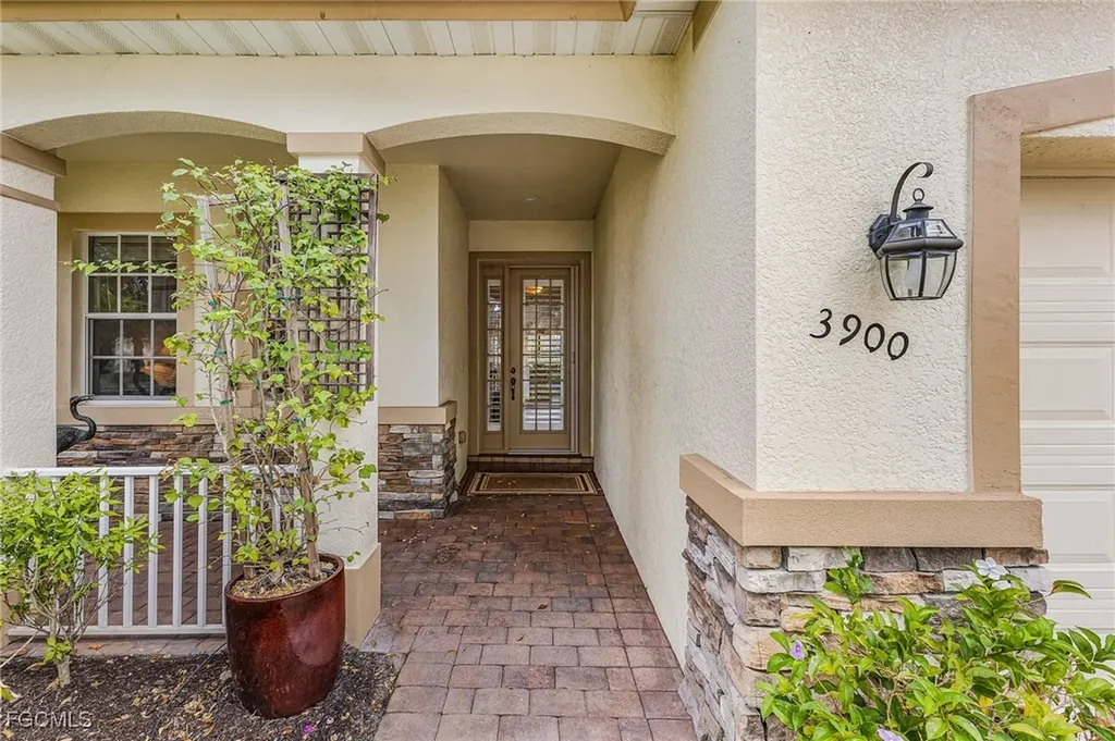 3900 Lakeview Isle Court Fort Myers FL 33905