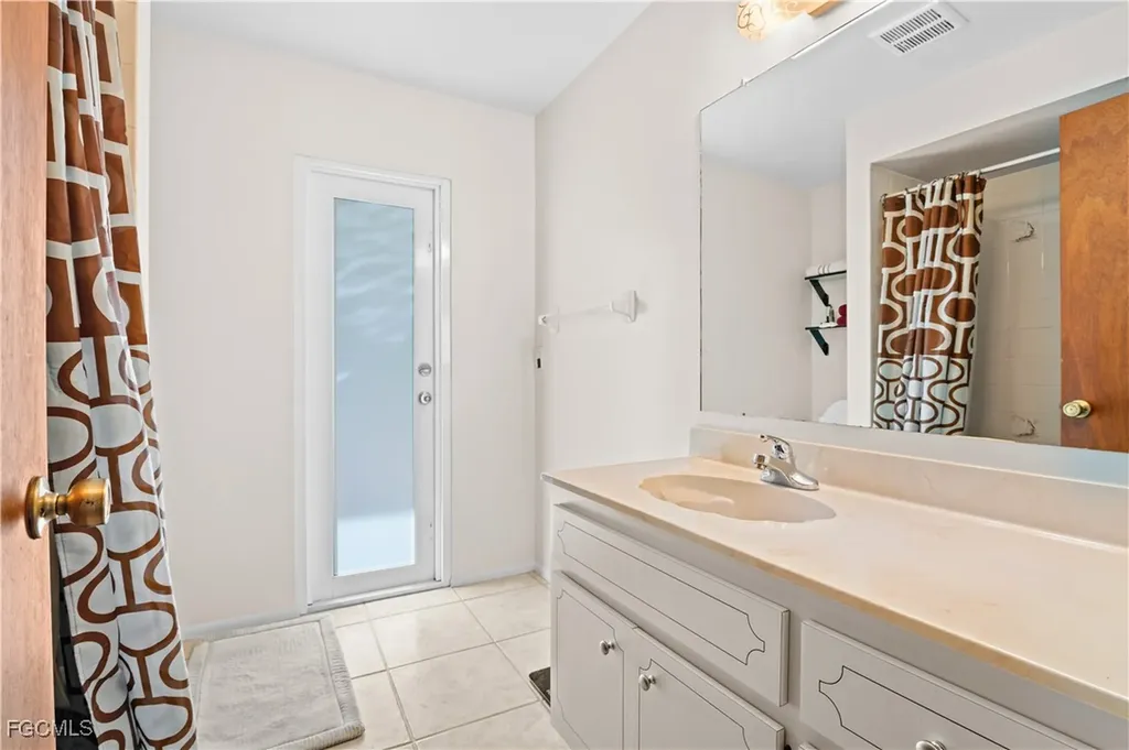 1318 SE 19th Terrace Cape Coral FL 33990