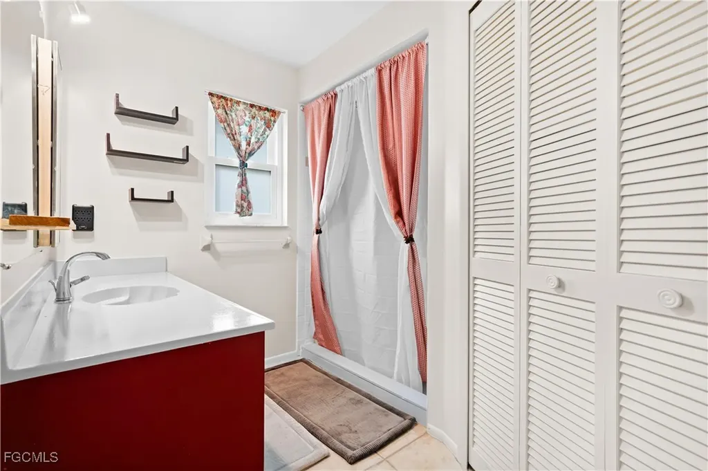 1318 SE 19th Terrace Cape Coral FL 33990