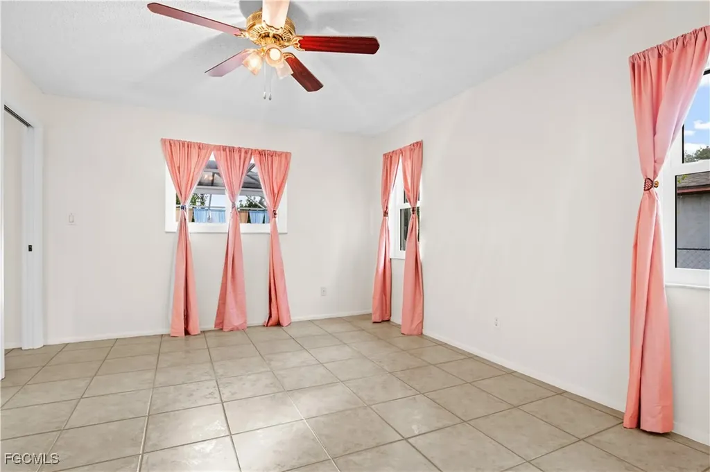 1318 SE 19th Terrace Cape Coral FL 33990