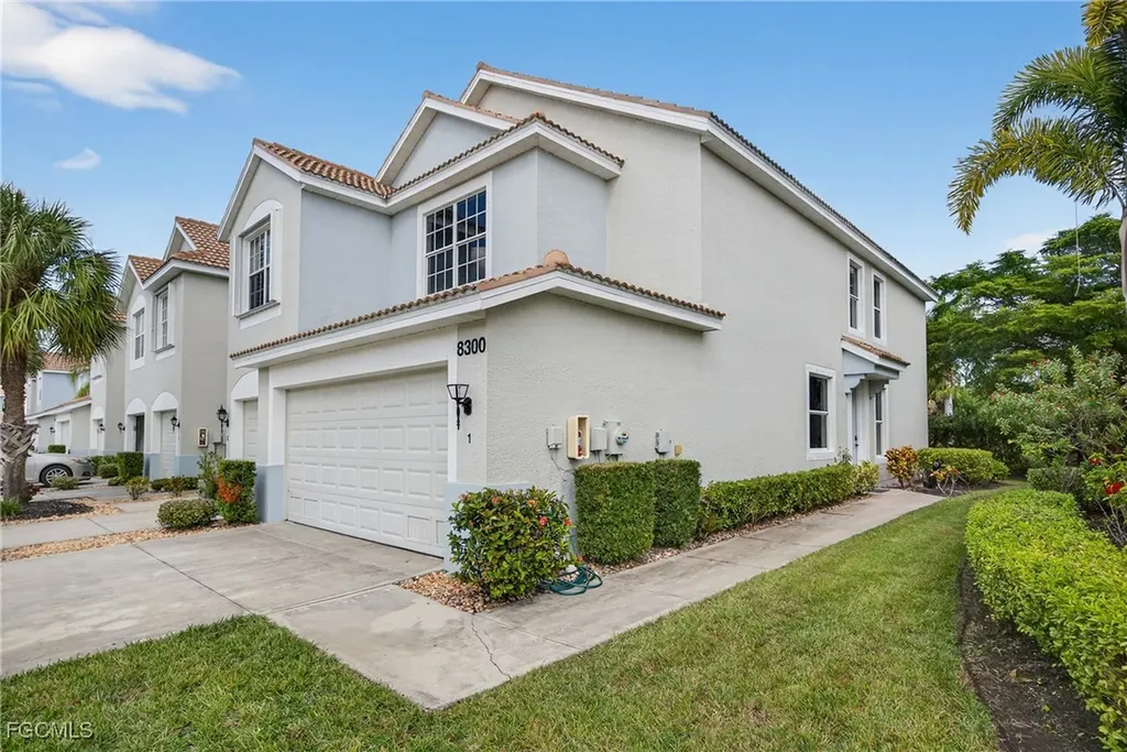 8300 Village Edge Circle Fort Myers FL 33919