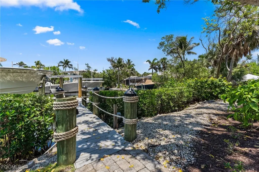 419 Lighthouse Way Sanibel FL 33957
