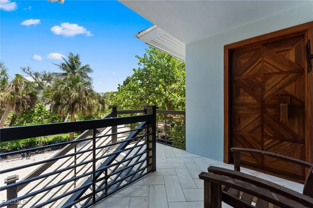419 Lighthouse Way Sanibel FL 33957