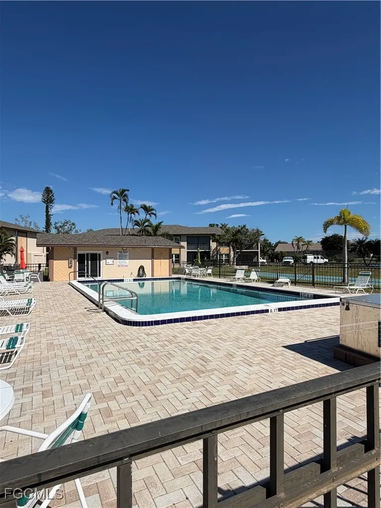 16881 Davis Road Fort Myers FL 33908
