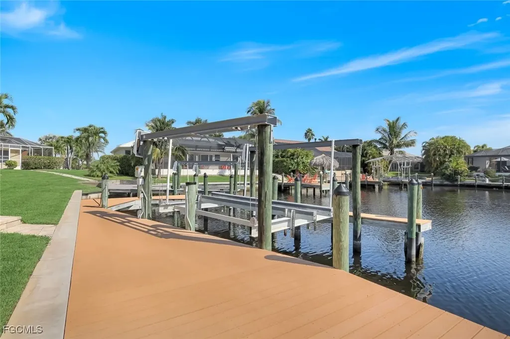 3939 SW 27th Court Cape Coral FL 33914