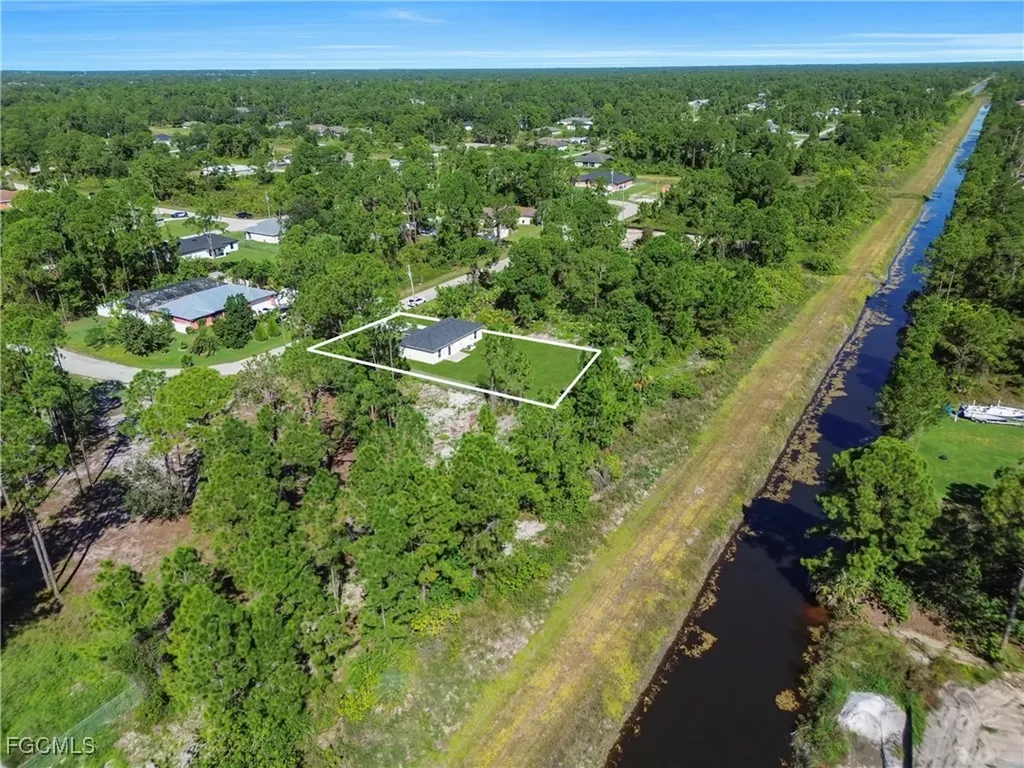 577 Aspen Avenue S Lehigh Acres FL 33974
