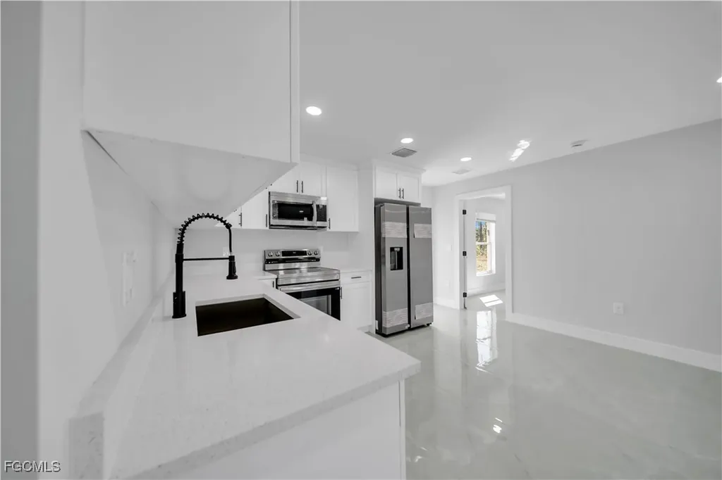 577 Aspen Avenue S Lehigh Acres FL 33974