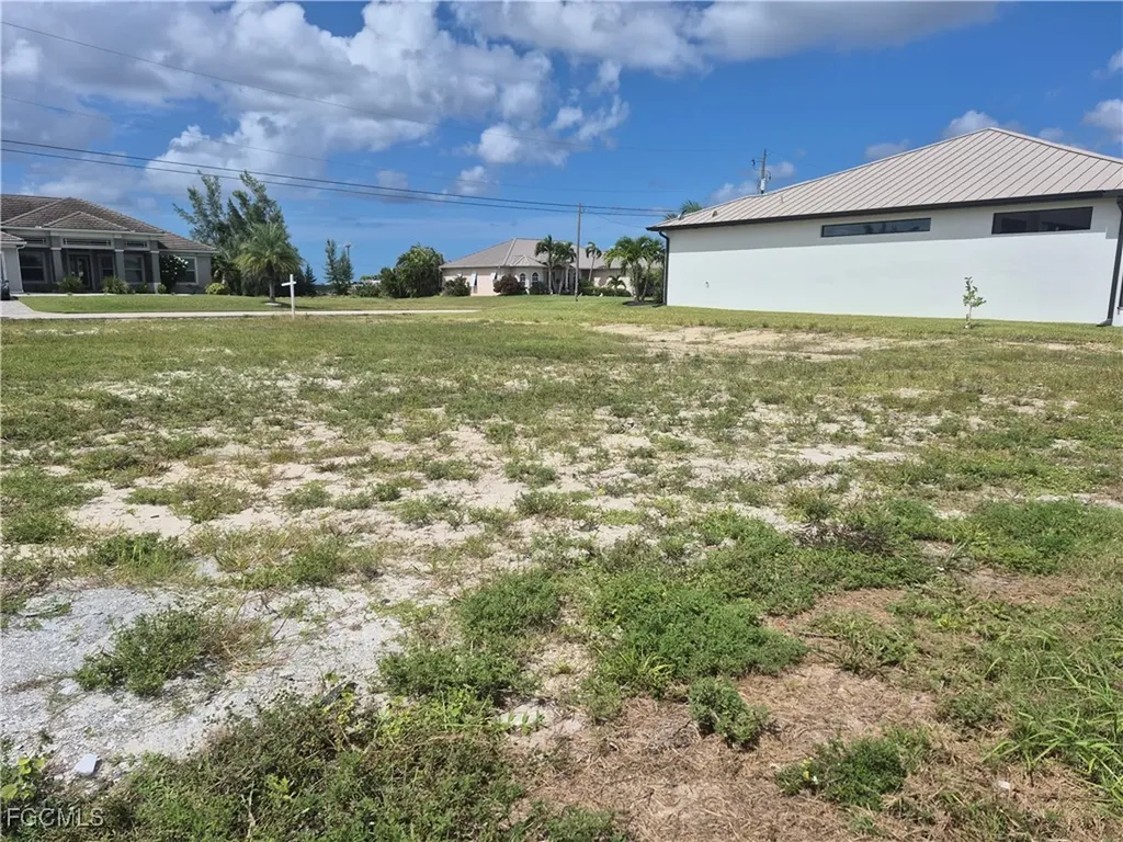 719 NW 39th Avenue Cape Coral FL 33993