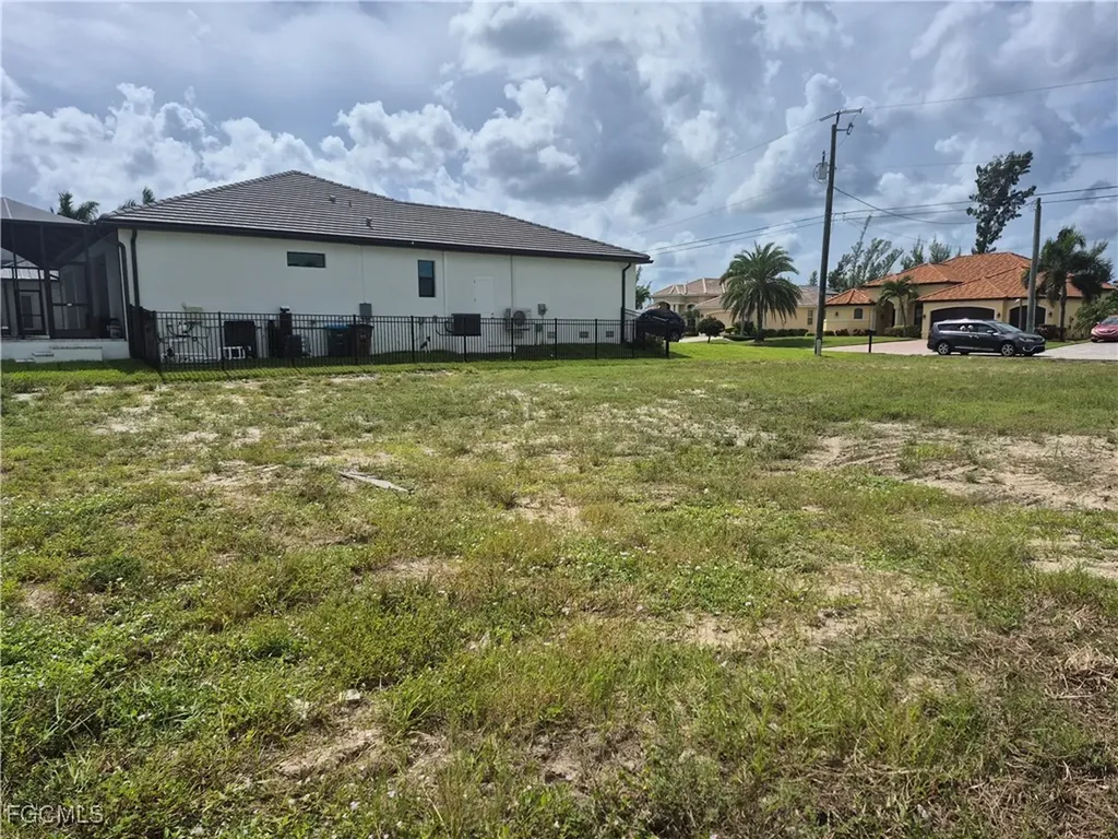 719 NW 39th Avenue Cape Coral FL 33993