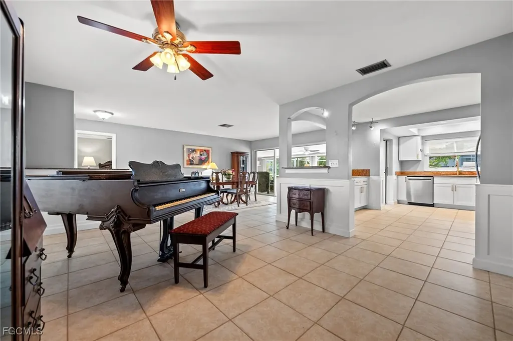 4910 Sorrento Court Cape Coral FL 33904
