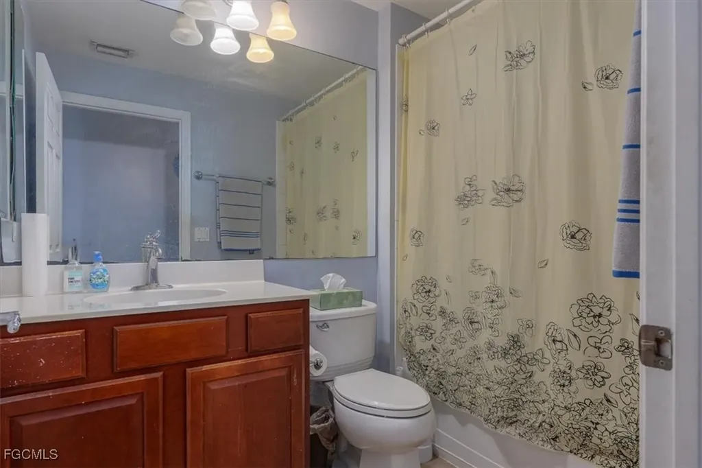 2461 Sutherland Court Cape Coral FL 33991