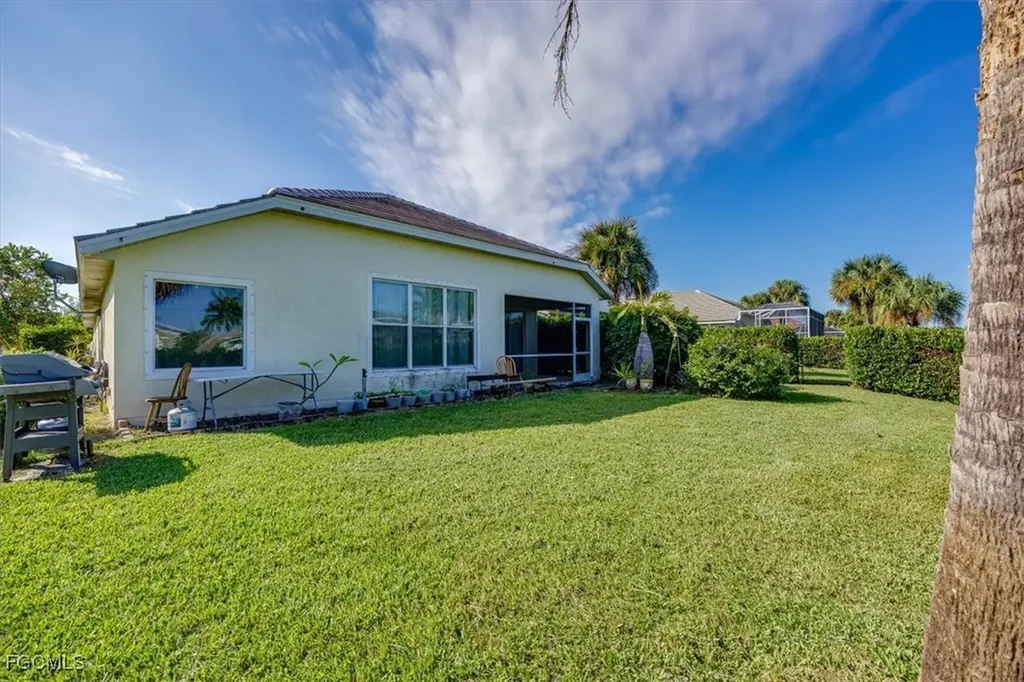 2461 Sutherland Court Cape Coral FL 33991