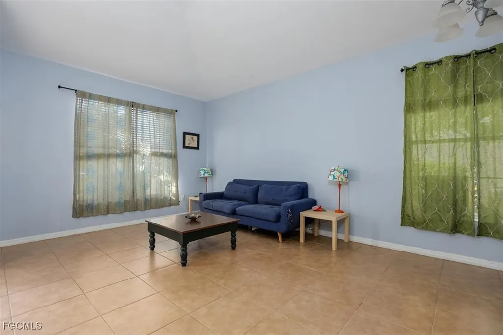 2461 Sutherland Court Cape Coral FL 33991