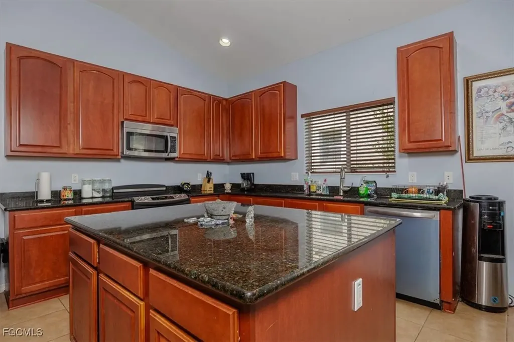 2461 Sutherland Court Cape Coral FL 33991