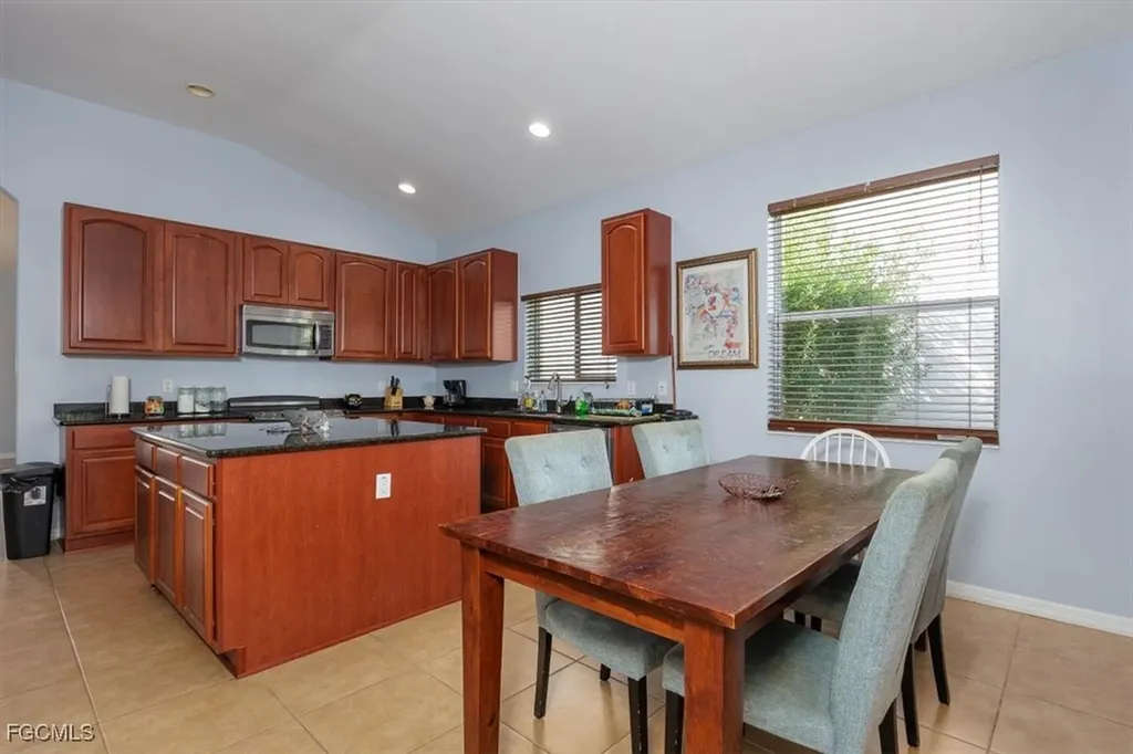 2461 Sutherland Court Cape Coral FL 33991