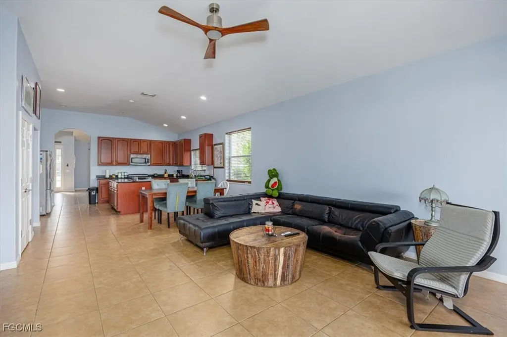 2461 Sutherland Court Cape Coral FL 33991