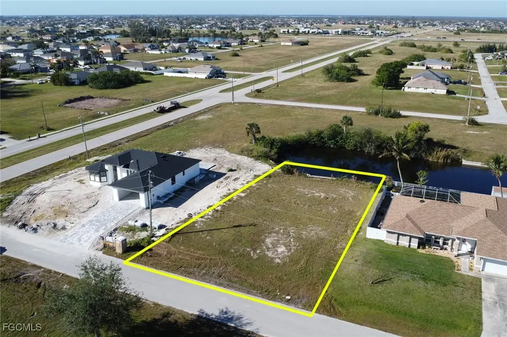 806 NW 28th Place Cape Coral FL 33993