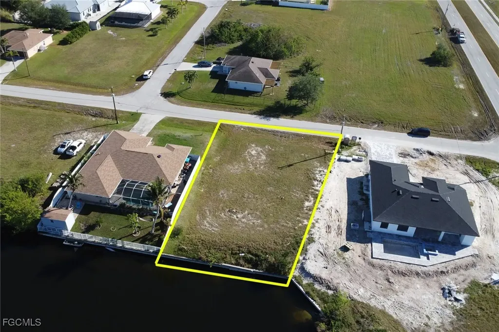 806 NW 28th Place Cape Coral FL 33993