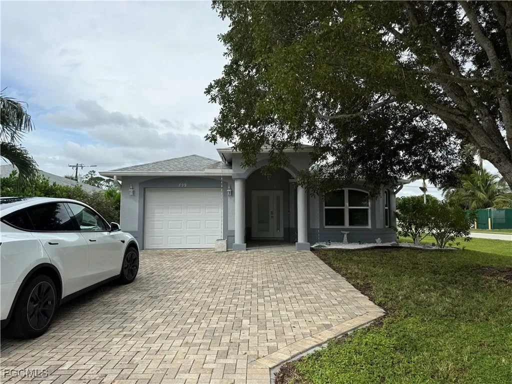 799 94th Avenue N Naples FL 34108