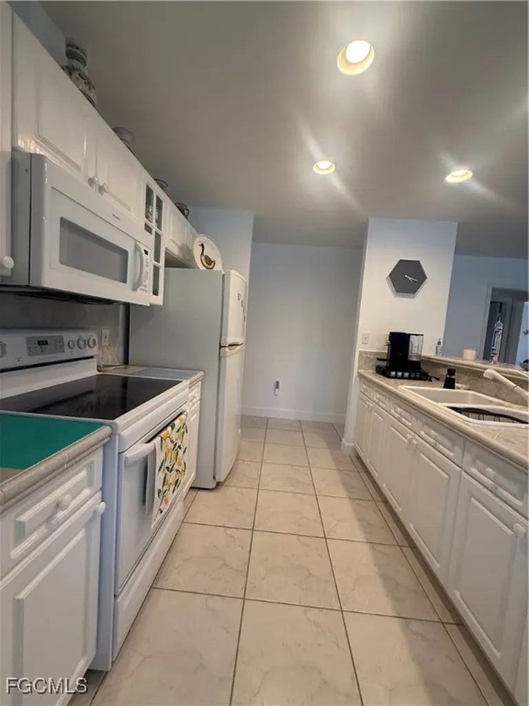 799 94th Avenue N Naples FL 34108