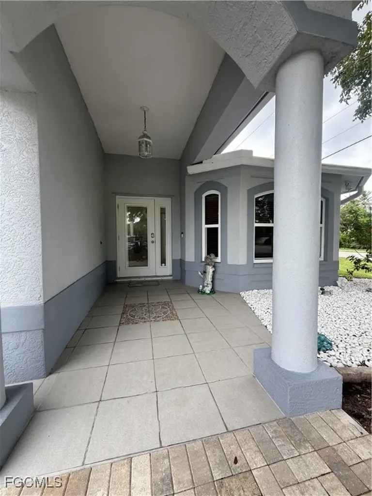 799 94th Avenue N Naples FL 34108