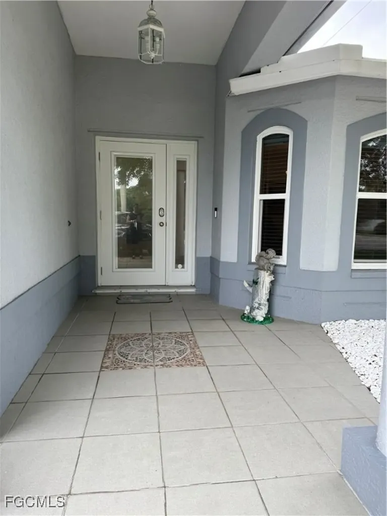 799 94th Avenue N Naples FL 34108
