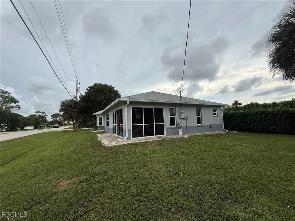 799 94th Avenue N Naples FL 34108