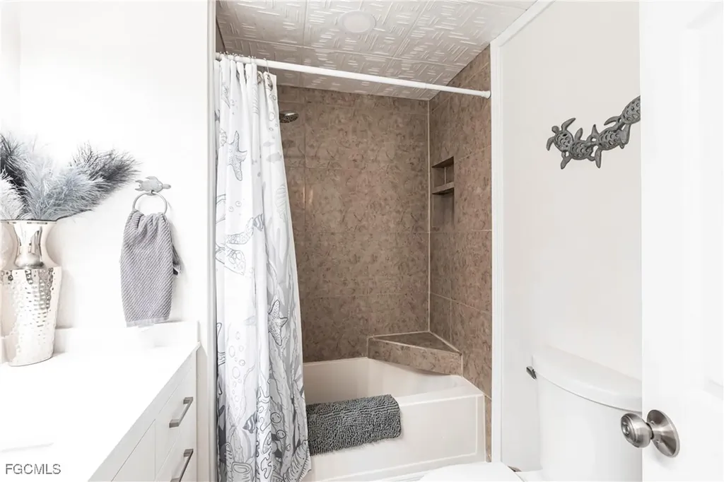 5701 Captain John Smith Loop North Fort Myers FL 33917