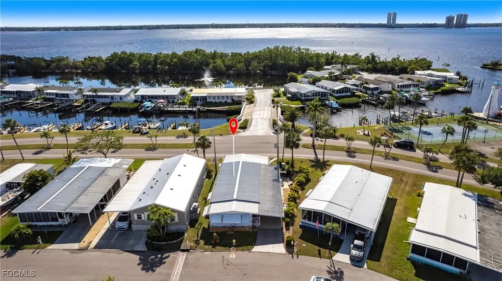 5701 Captain John Smith Loop North Fort Myers FL 33917