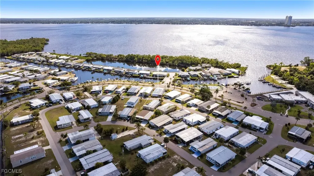 5701 Captain John Smith Loop North Fort Myers FL 33917