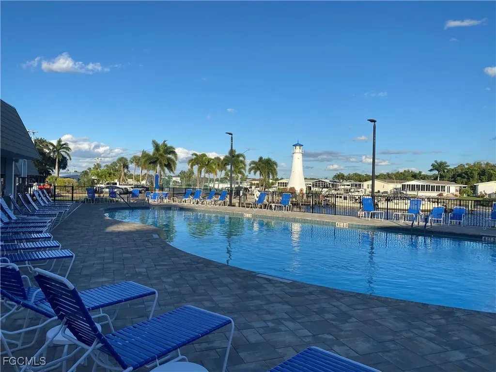 5701 Captain John Smith Loop North Fort Myers FL 33917