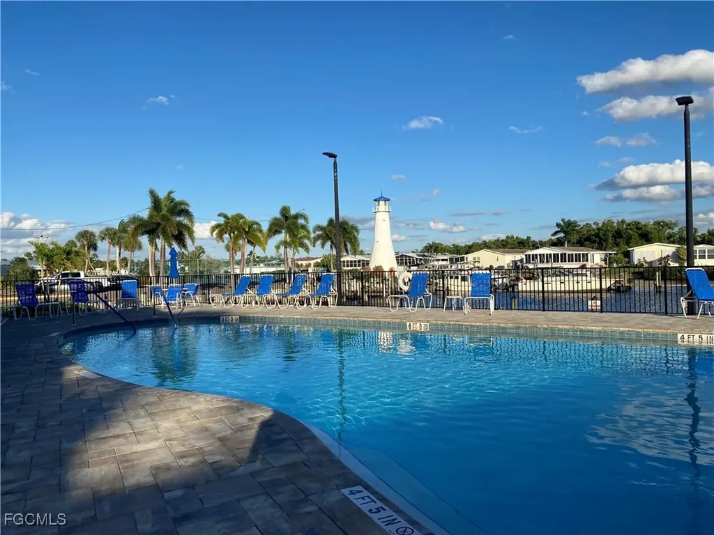 5701 Captain John Smith Loop North Fort Myers FL 33917