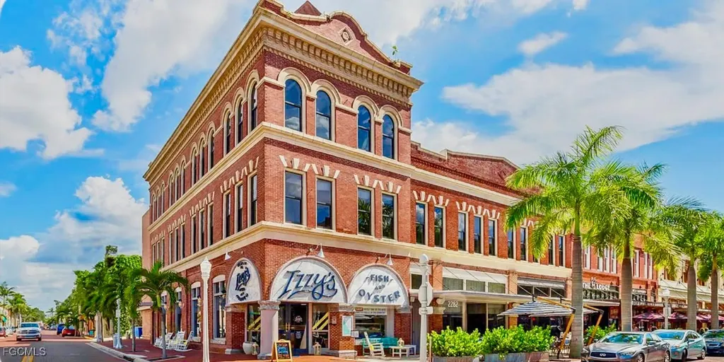 5701 Captain John Smith Loop North Fort Myers FL 33917