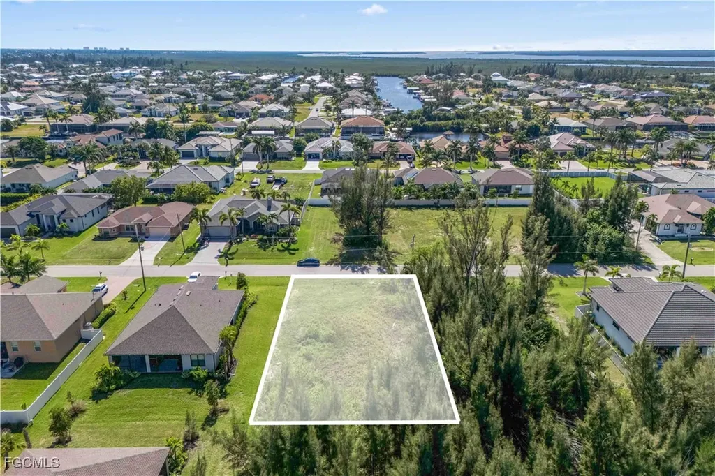 3805 SW 3rd Street Cape Coral FL 33991