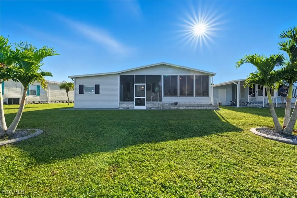 276 Lakeside Drive North Fort Myers FL 33903