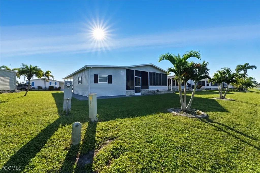 276 Lakeside Drive North Fort Myers FL 33903
