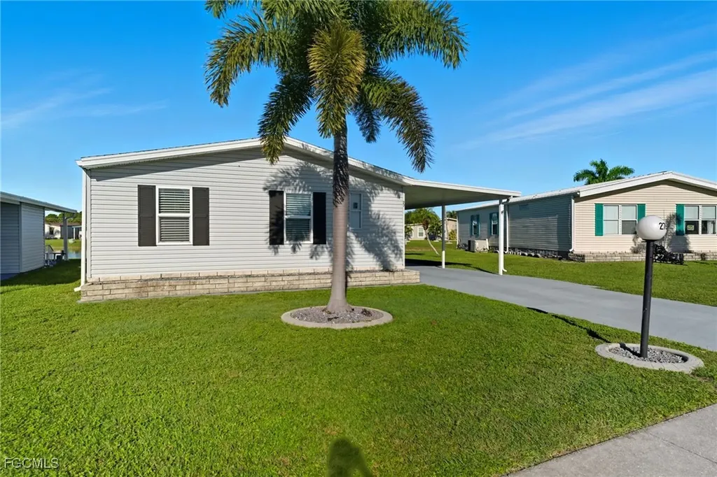 276 Lakeside Drive North Fort Myers FL 33903