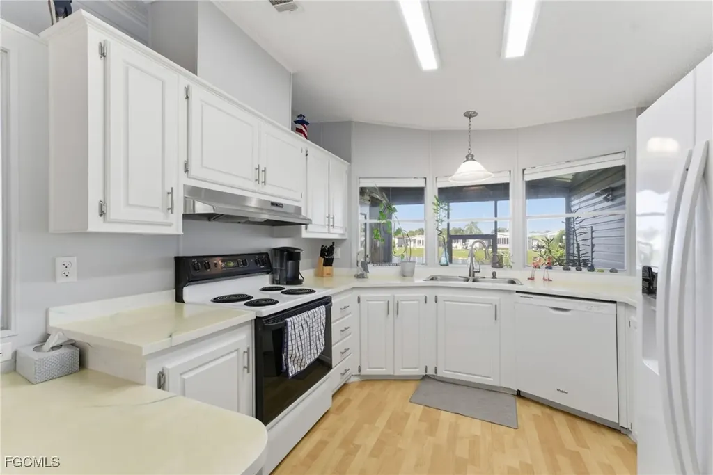 276 Lakeside Drive North Fort Myers FL 33903