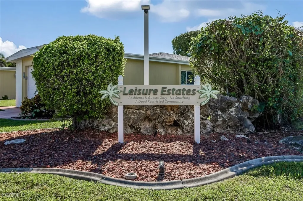 2164 Leisure Lane Fort Myers FL 33907