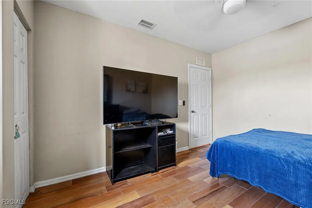 8657 Sumner Avenue Fort Myers FL 33908