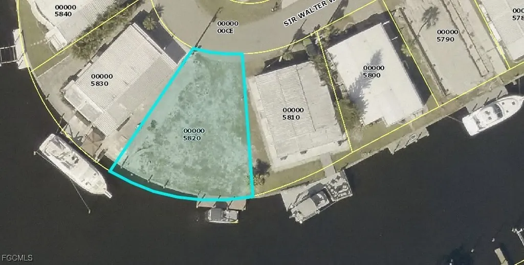 5563 Sir Walter Way North Fort Myers FL 33917