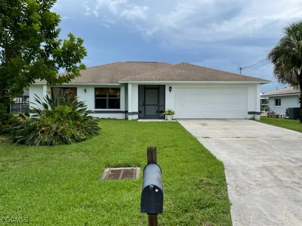 5367 Coral Avenue Cape Coral FL 33904